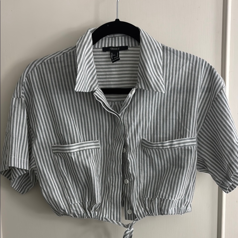Forever 21 Green Striped Cropped Shirt